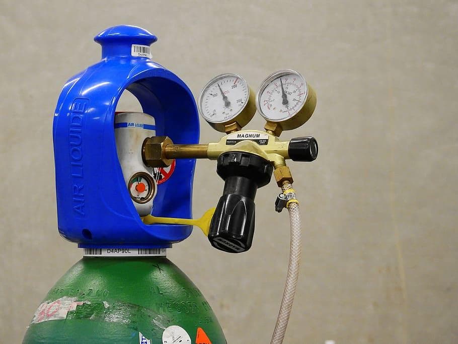 English: "Supplier of medical oxygen regulators in Kirkuk, Iraq. Our oxygen regulators ensure precise and safe delivery of oxygen for medical use, suitable for hospitals and healthcare facilities." Arabic: "مورد لمنظمات الأكسجين الطبي في كركوك، العراق. منظمات الأكسجين لدينا تضمن توزيع دقيق وآمن للأكسجين للاستخدام الطبي، وهي مناسبة للمستشفيات والمرافق الصحية."